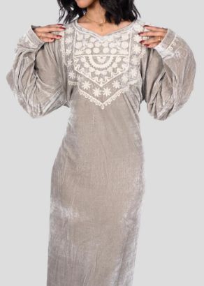 صورة جلابية مخمل نسائي مطرزة