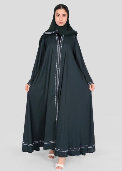 صورة عباية لينن خفيفة مفتوحة بتصميم عملي مع طرحة