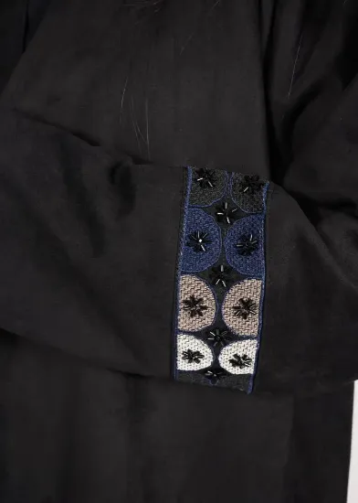 صورة عباية شامواه مفتوحة بتطريز الأكمام