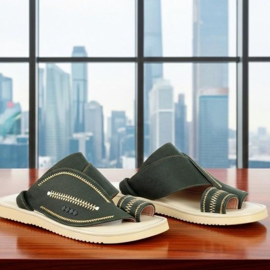 صورة نعال شرقي بلون ابيض و اخضر