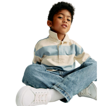 صورة لقسم ملابس أولاد