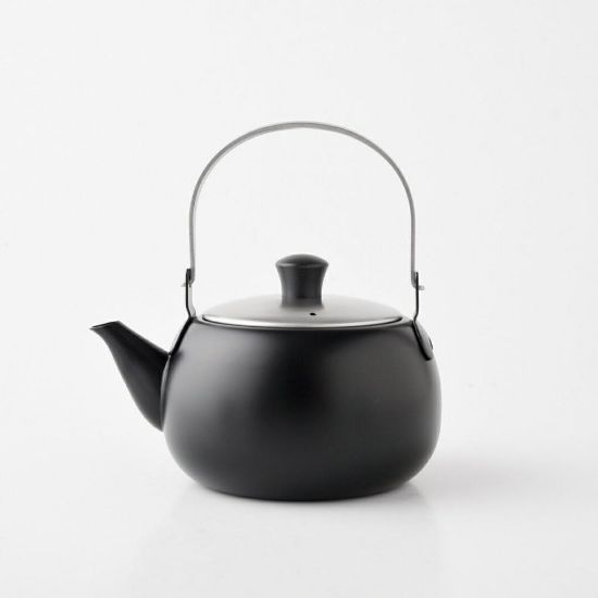 صورة إبريق ياباني من تاكي اسود بغطى فضي 500مل