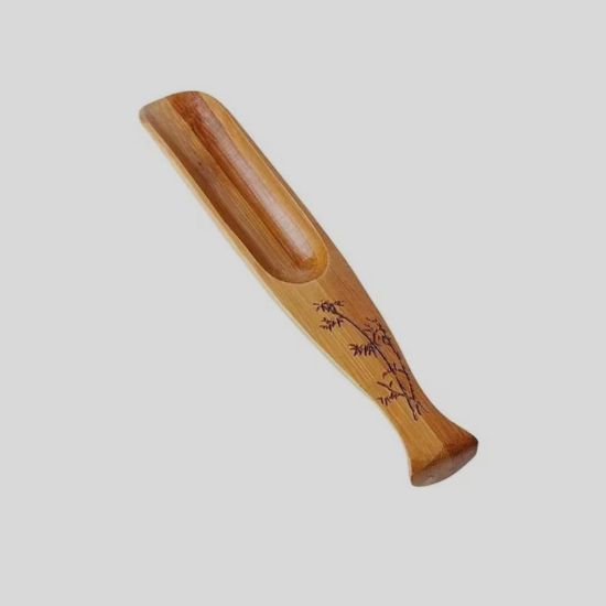 صورة ملعقة شاي من الخشب