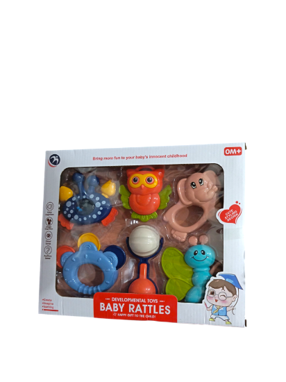 صورة مجموعة من خشخيشات الأطفال وألعاب التسنين