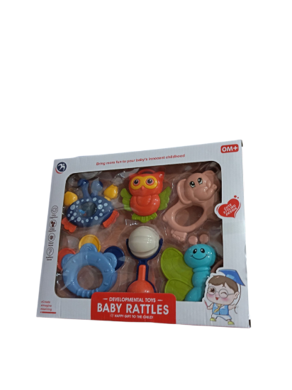 صورة مجموعة من خشخيشات الأطفال وألعاب التسنين