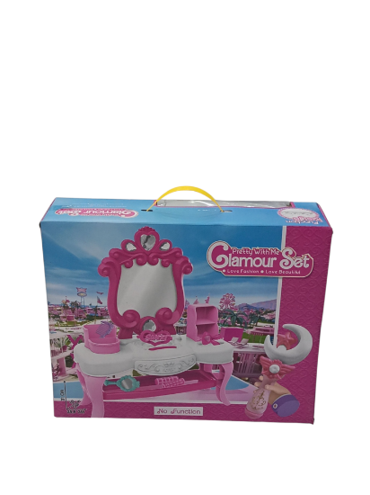 صورة لعبة مكياج للأطفال تأتي في علبة تشبه طاولة الزينه