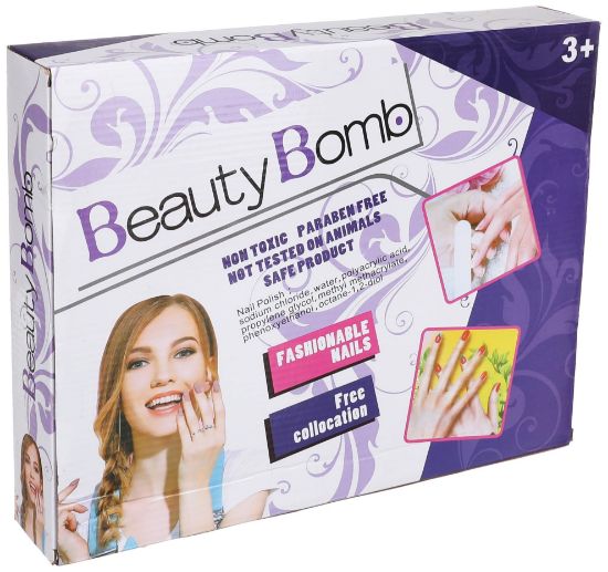 صورة مجموعة "بيوتي بومب" للأظافر والجمال هي لعبة مصممة للأطفال بعمر 3 سنوات فما فوق، تهدف إلى تعزيز الإبداع وتطوير المهارات الحركية والتنسيق بين اليد والعين