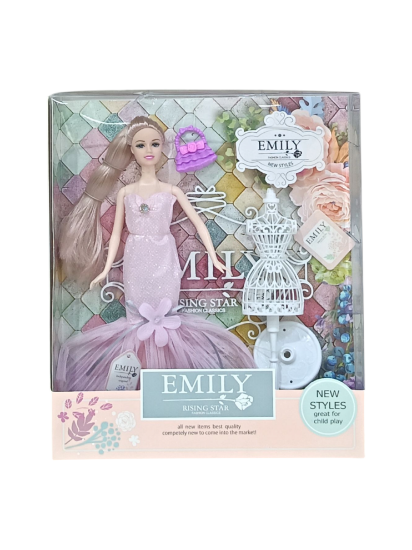 صورة دمية "إيميلي" (Emily) هي دمية عصرية مصممة لتوفر تجربة لعب ممتعة للأطفال، خاصة الفتيات