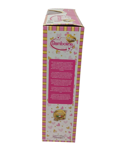 صورة دمية "بامبولينا آموري" هي دمية طبيب تأتي مع مؤثرات صوتية وملحقات، مصممة لتشجيع اللعب التخيلي ولعب الأدوار لدى الأطفال