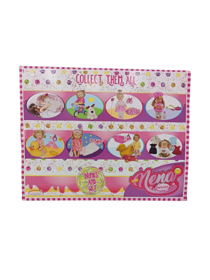 صورة دمية "بامبولينا بيبي نينا" مع بطة بلاستيكية وحوض استحمام وملحقاتها هي مجموعة ألعاب تفاعلية مصممة للأطفال من عمر 3 سنوات فما فوق. تتضمن المجموعة دمية "بيبي نينا" بحجم 36 سم، وبطة بلاستيكية للعب في الماء، وحوض استحمام وردي اللون، بالإضافة إلى العديد من الملحقات الأخرى التي تعزز تجربة اللعب