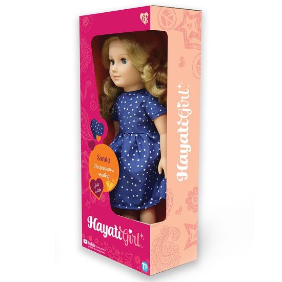 صورة دمية Hayati Girl Sandy (ساندي) هي دمية أزياء بحجم 18 بوصة، وتُعرف بشغفها بالقراءة