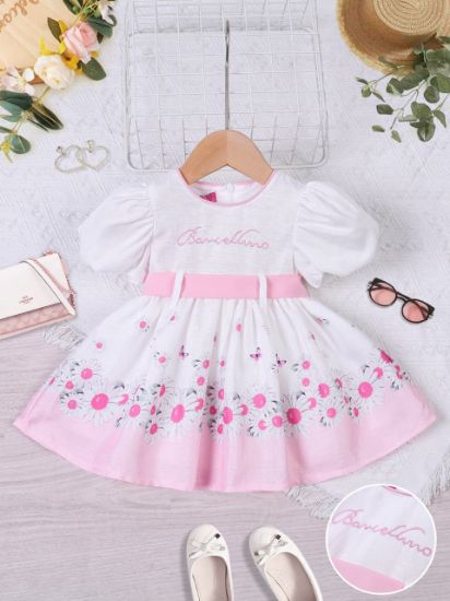 صورة فستان بناتي صيفي أبيض ووردي بطبعة زهور – موديل 13