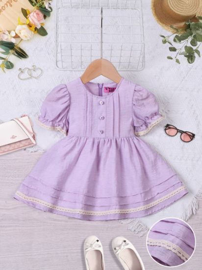 صورة فستان بناتي صيفي بلون بنفسجي فاتح وتفاصيل دانتيل – موديل 2