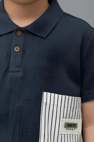 صورة تيشيرت ولادي كحلي بجيب مخطط 4154