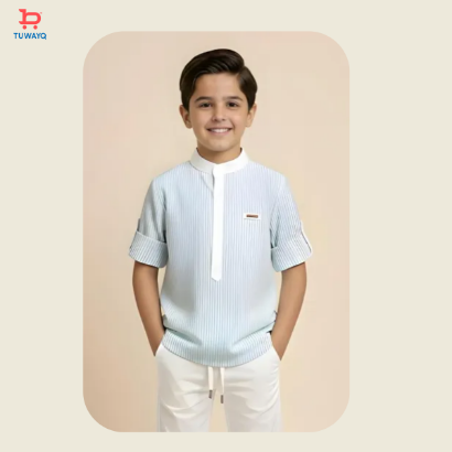 صورة قميص ولادي سماوي بخطوط ناعمة وياقة بيضاء 4164