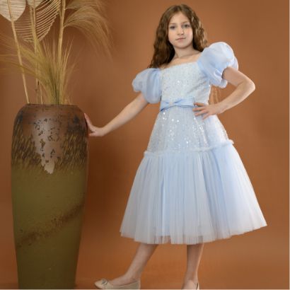 صورة فستان بناتي سهرة لونين منفوش بلمسات براقة