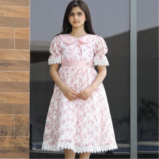 صورة فستان بناتي سبور بتفاصيل انيقة وفيونكه من الخلف - 923