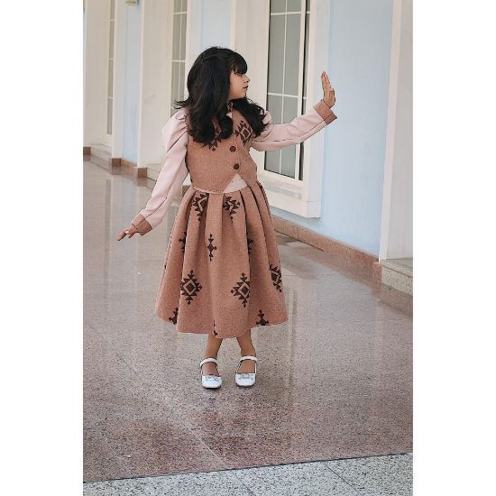 صورة طقم تيور بناتي شتوي | سديري وتنورة بنقشة تراثية - M3782