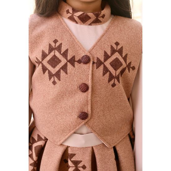 صورة طقم تيور بناتي شتوي | سديري وتنورة بنقشة تراثية - M3782