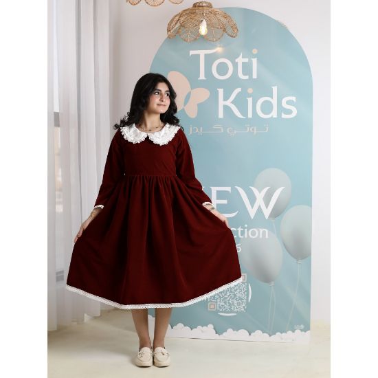 صورة فستان بناتي مخمل بياقة ودانتيل | فستان شتوي كلاسيكي - 1110