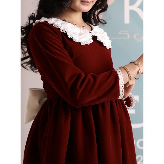 صورة فستان بناتي مخمل بياقة ودانتيل | فستان شتوي كلاسيكي - 1110