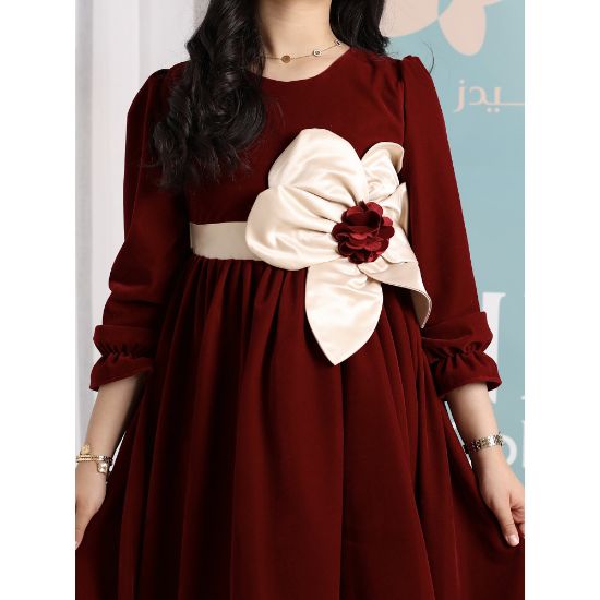 صورة فستان بناتي مخمل عنابي بفيونكة كبيرة | فستان شتوي فاخر - 1104