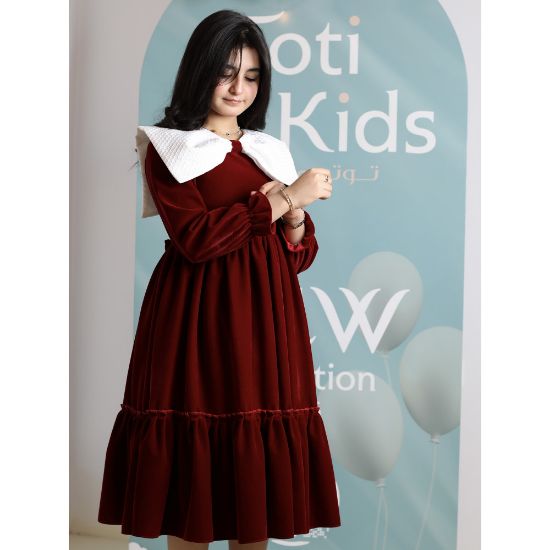 صورة فستان بناتي مخمل بياقة بيضاء وكشكشة | فستان شتوي كلاسيكي - 1108