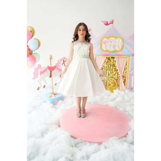 صورة فستان بناتي سهرة إطلالة الأميرات ذيل مرصع وفيونكه من الخلف - M3570