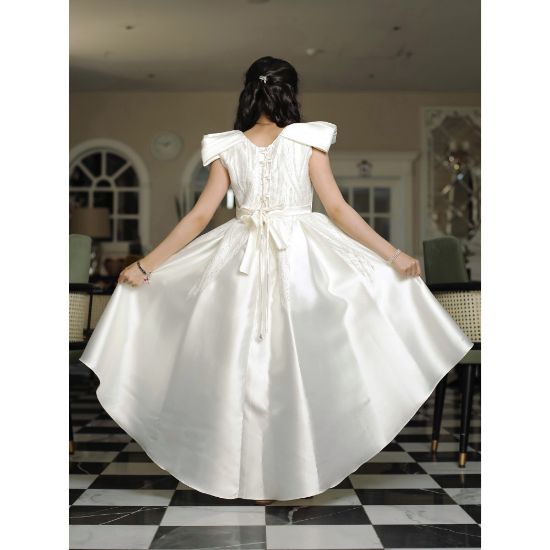 صورة فستان سهرة بناتي بإطلالة ملكية وبتطريز فضي - 832