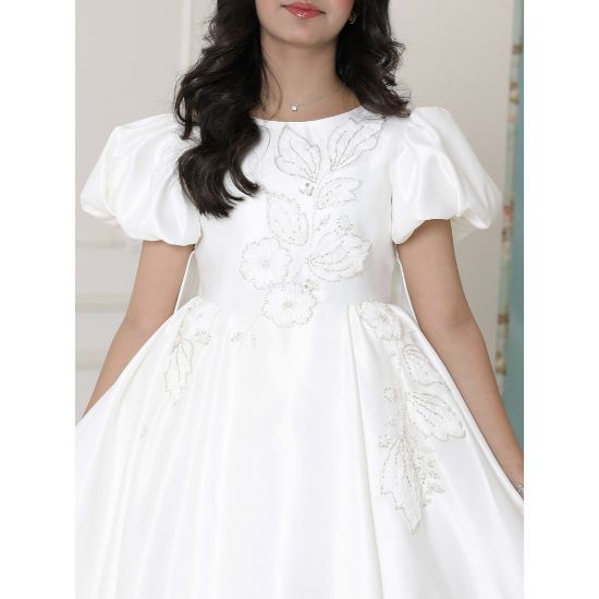 صورة فستان بناتي أبيض بأكمام منفوشة وتطريز | فستان هاي لو فاخر - M3751