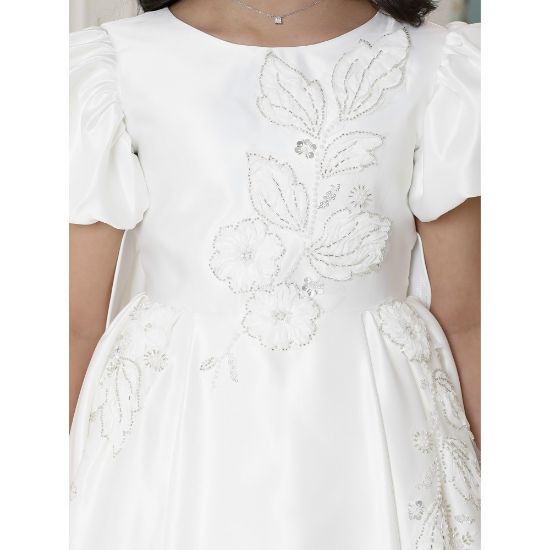 صورة فستان بناتي أبيض بأكمام منفوشة وتطريز | فستان هاي لو فاخر - M3751