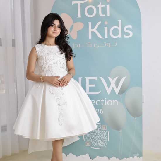 صورة فستان بناتي أبيض بتطريز فاخر مكيادو | فستان بفيونكة خلفية كبيرة - M3761