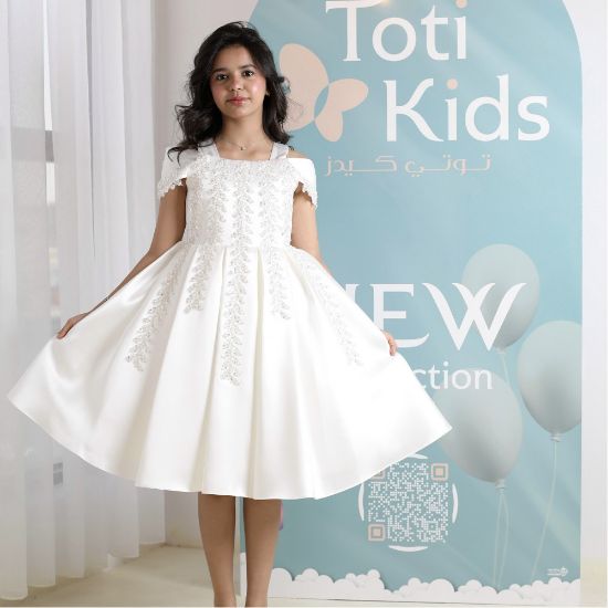 صورة فستان بناتي أبيض أوف شولدر بتطريز | فستان سهرة فاخر - M3624