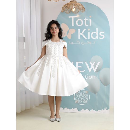 صورة فستان بناتي أبيض أوف شولدر بتطريز | فستان سهرة فاخر - M3624
