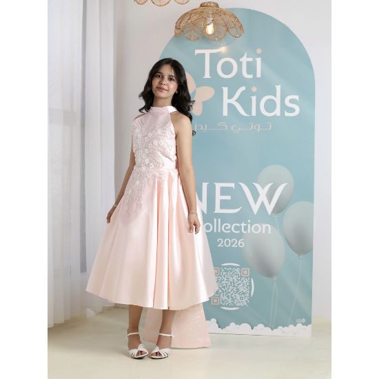 صورة فستان بناتي وردي بفيونكة وذيل مطرز | فستان سهرة فاخر - 1037