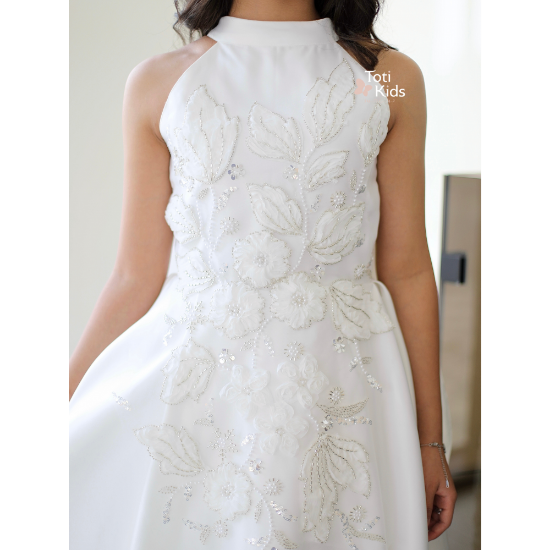 صورة فستان بناتي أبيض بفيونكة خلفية وتطريز | فستان سهرة ملكي - 1036