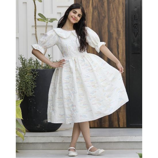 صورة فستان بناتي ملكي مستوحى من المهرجانات | تصميم خطوط ملونة وخصر مرصع - 1144