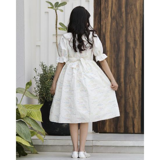 صورة فستان بناتي ملكي مستوحى من المهرجانات | تصميم خطوط ملونة وخصر مرصع - 1144