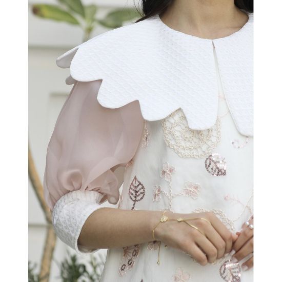 صورة فستان بناتي مطرز بأكمام شفافة | ياقة بيضاء ملكية - 1142