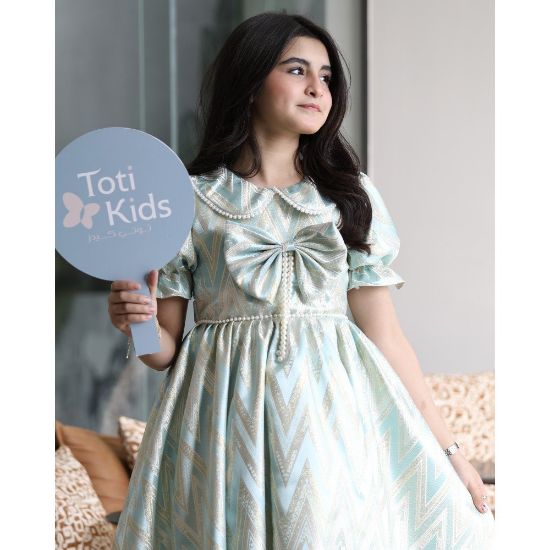 صورة فستان بناتي سحر الألوان بتطريز ذهبي ولؤلؤ فاخر - 1157