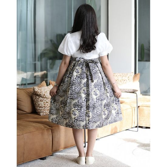 صورة فستان بناتي نمري بفيونكة صدر وأكمام منفوشة - M3719