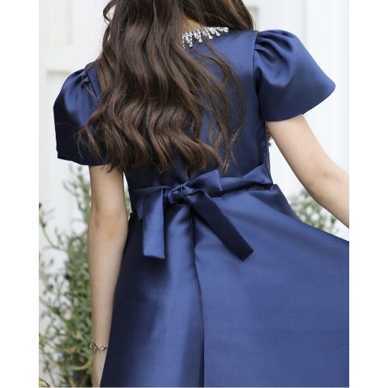 صورة فستان بناتي سهرة ميكادو كحلي باكسسوار رقبة وأكمام مبتكرة - m3797