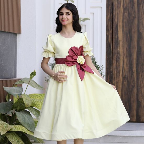 صورة فستان بناتي ليموني بوردة عودية وأكمام كشكشة | ألوان (ليموني، عودي، أحمر) - 916