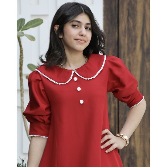 صورة فستان بناتي أحمر مرصع باللؤلؤ وكشكشة سفلية | ألوان (أحمر، عودي، ليموني) - 1174