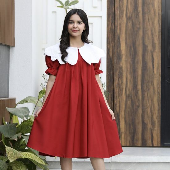 صورة فستان بناتي كلوش واسع بياقة جاكار | ألوان (أحمر، عودي، ليموني) - 1160