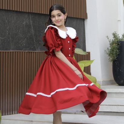 صورة فستان بناتي أحمر بكشكشة جانبية وكلفة بيضاء | ألوان (أحمر، عودي، ليموني) - 1164