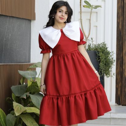 صورة فستان بناتي أحمر بياقة فيونكة ضخمة وكشكشة سفلية | ألوان (أحمر، عودي، ليموني) - 1172