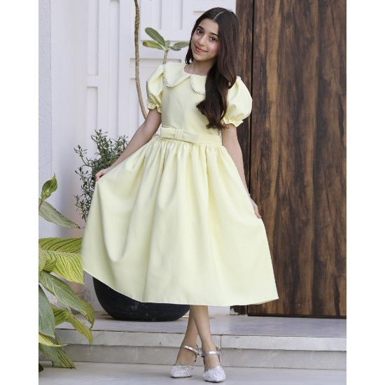 صورة فستان بناتي ليموني بياقة لؤلؤ وفيونكة خصر | ألوان (أحمر، عودي، ليموني) - 1177