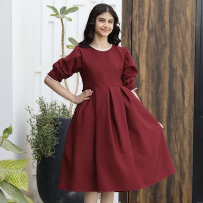 صورة فستان بناتي عودي مرصع باللؤلؤ على الياقة والأكمام - 1167