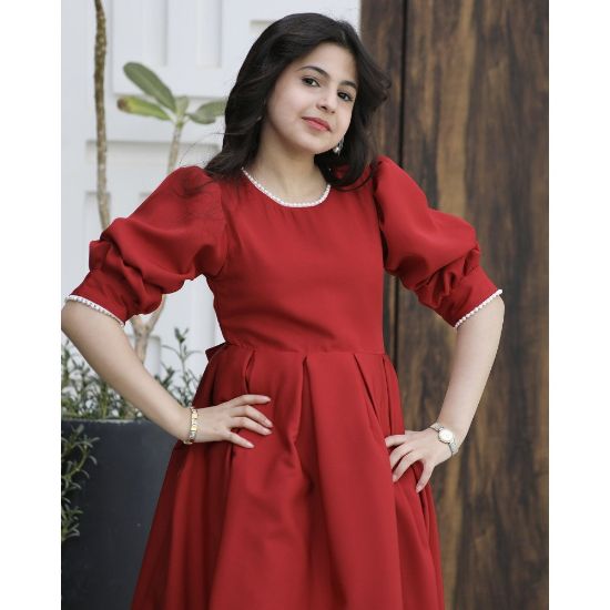 صورة فستان بناتي الأحمر مرصع باللؤلؤ على الياقة والأكمام - 1167